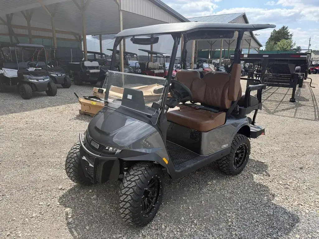2026 E-Z-GO RXV ELiTE Lithium photo 1