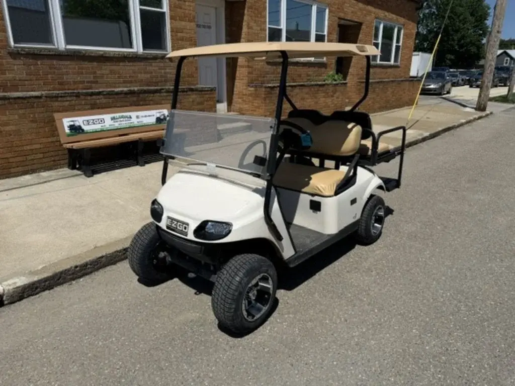 2021 E-Z-GO TXT photo 1