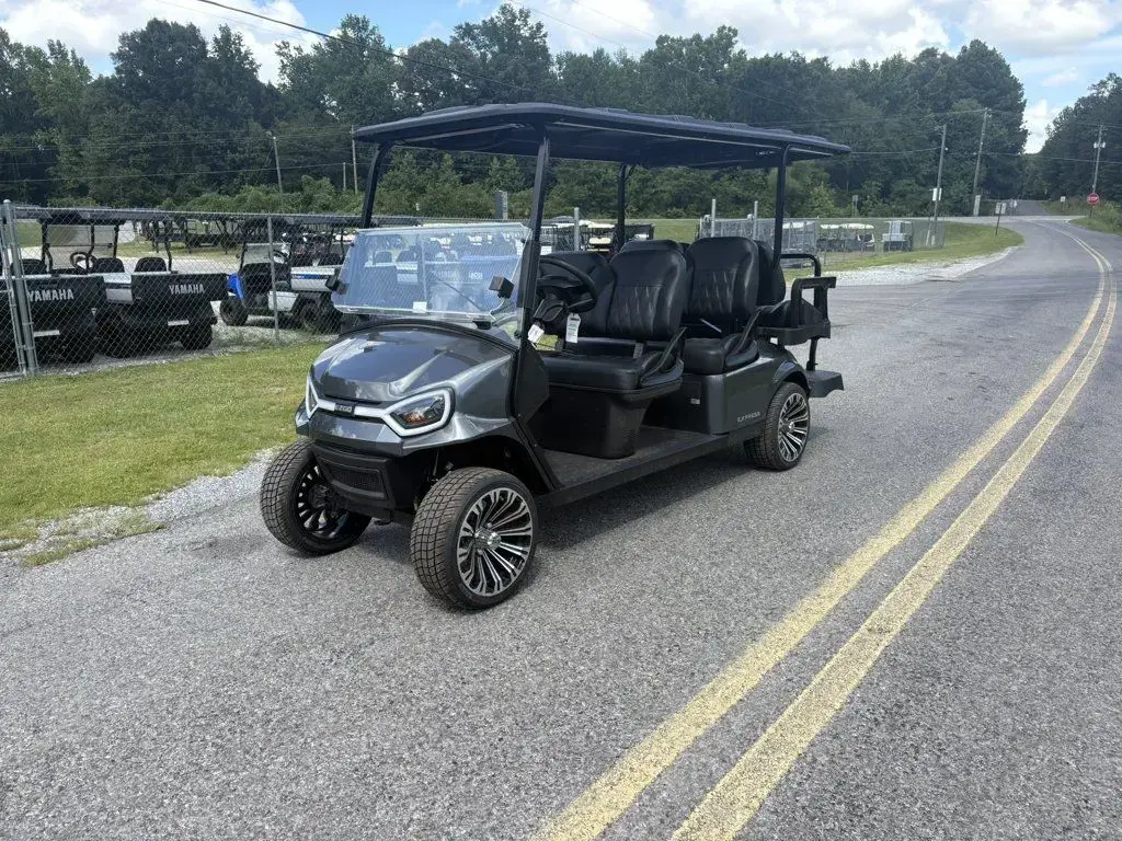 2026 E-Z-GO Express photo 1