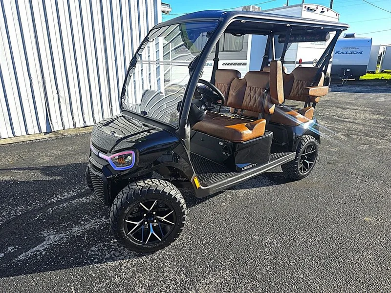 2027 E-Z-GO Liberty photo 1