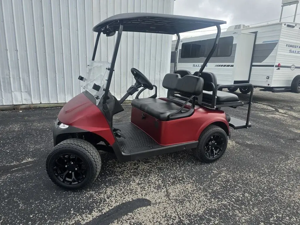 2027 E-Z-GO RXV 4 Valor S + 13.5 Gas Matte Red photo 1