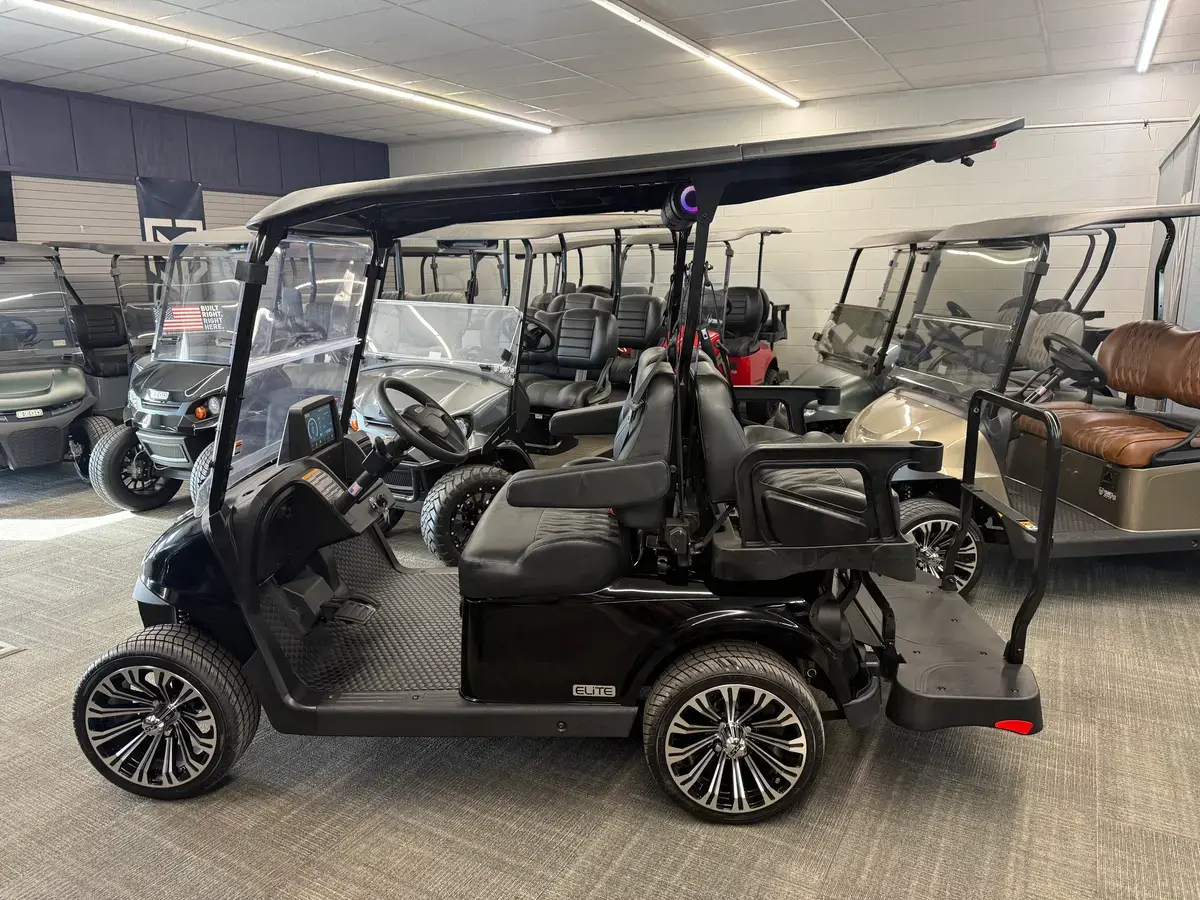2026 E-Z-GO RXV ELiTE Lithium photo 1