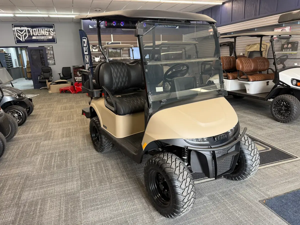 2026 E-Z-GO RXV ELiTE Lithium photo 1