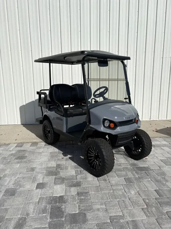 2022 E-Z-GO Express photo 1