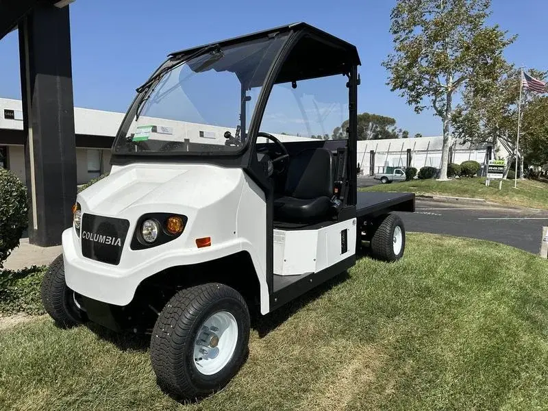 2024 Columbia Utilitruck 200 Base photo 1