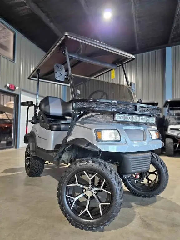 2010 Club Car Precedent photo 1