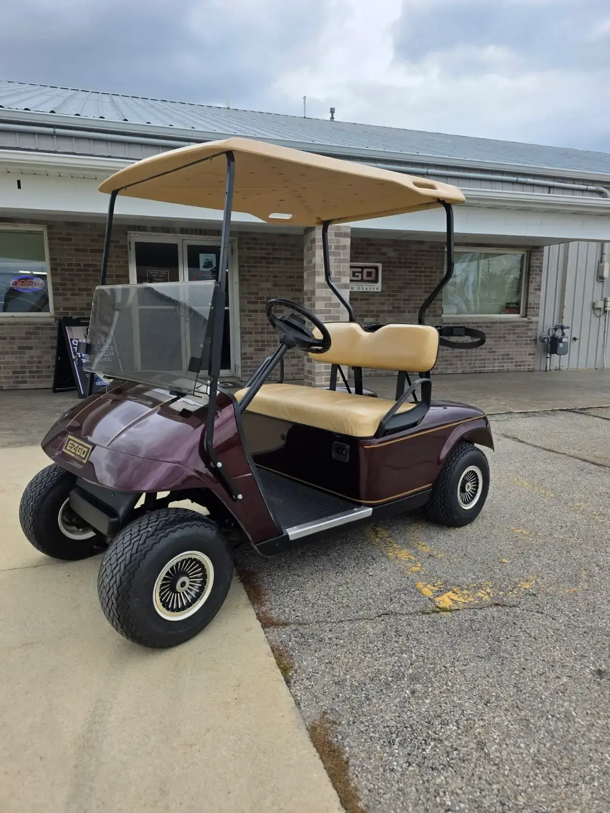 2003 E-Z-GO TXT photo 1