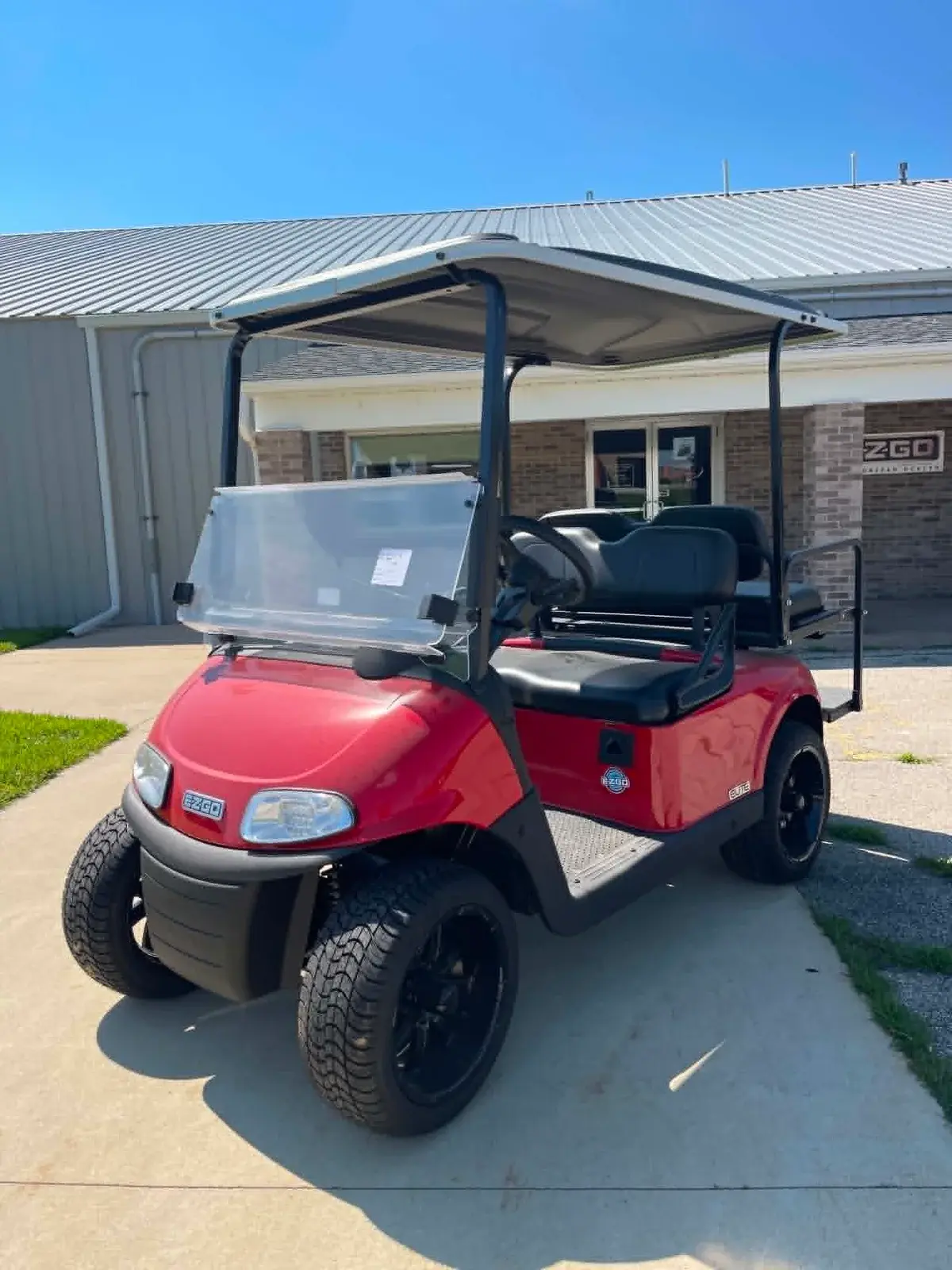 2021 E-Z-GO RXV ELiTE Lithium photo 1