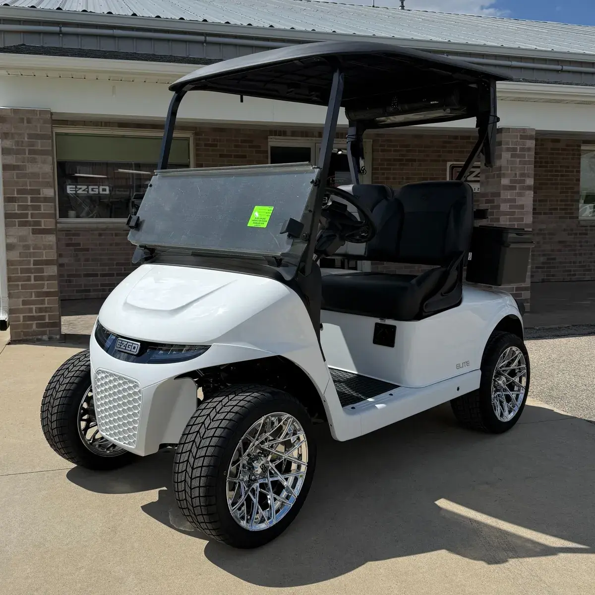2027 E-Z-GO Freedom photo 1