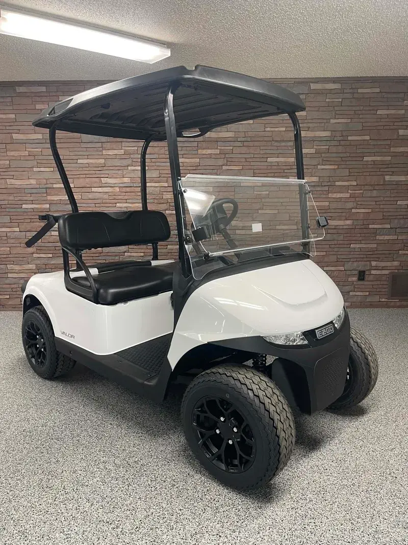 2027 E-Z-GO RXV 2 Valor S+ 13.5-hp Gas photo 1