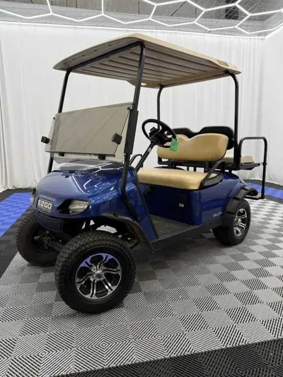 2021 E-Z-GO Valor EX1 Gas photo 1