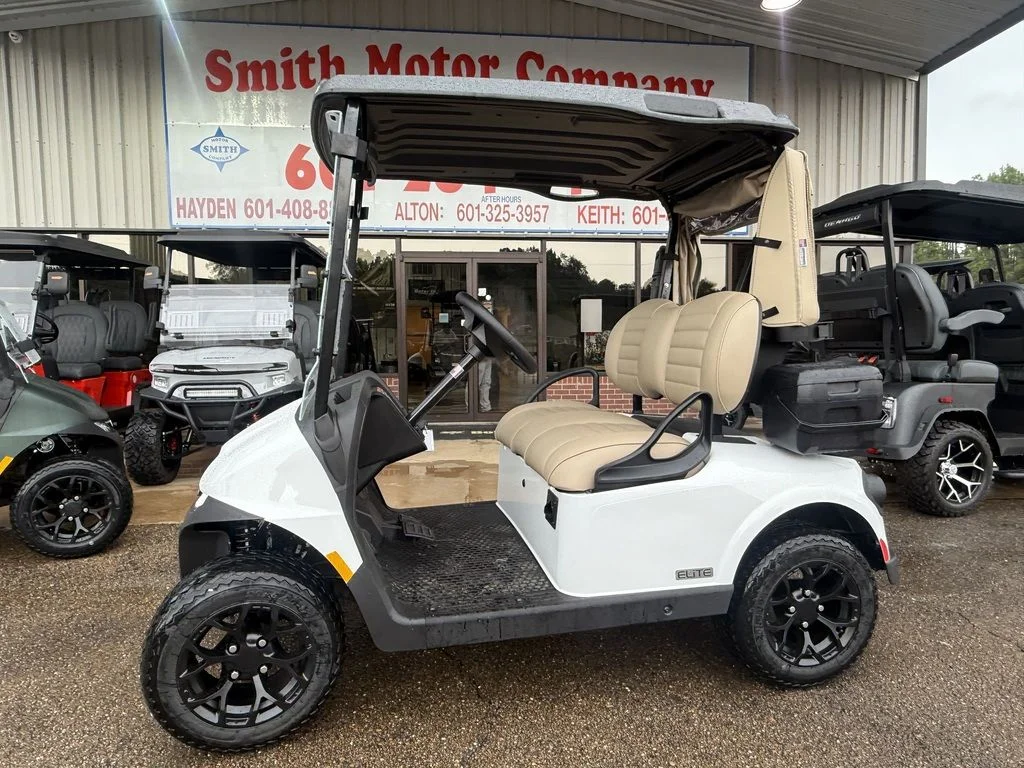 2027 E-Z-GO RXV photo 1