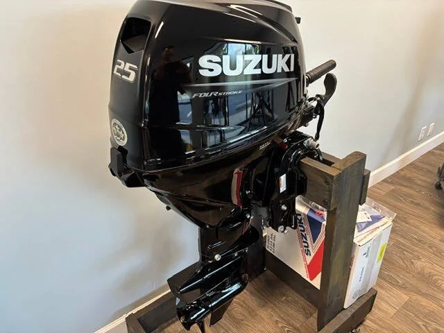 2027 Suzuki Marine Outboard 25hp Tiller Handle and Power T photo 1