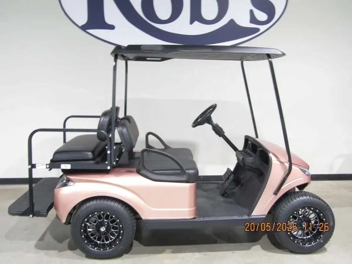 2020 E-Z-GO Storm Electric golf cart Custom 4-Seater photo 1