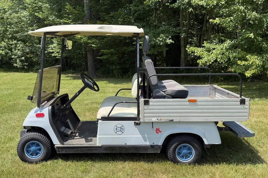 2000 Yamaha G11 Yamahauler 4 Passenger Utility Vehicle-Gas Pow photo 1