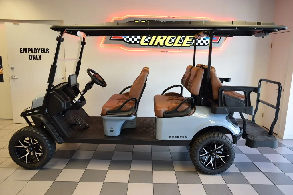 2027 E-Z-GO Express photo 1