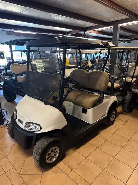 2020 E-Z-GO RXV photo 1