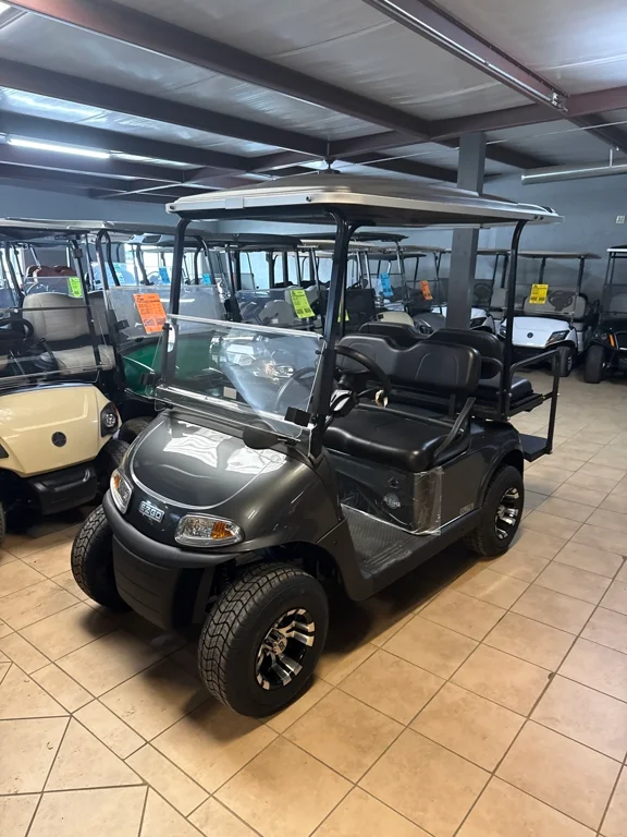 2021 E-Z-GO RXV photo 1