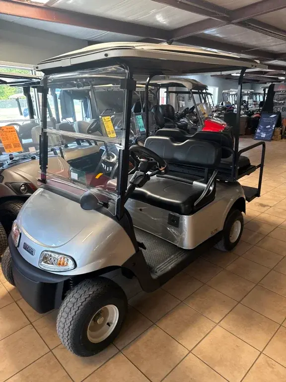 2021 E-Z-GO RXV photo 1