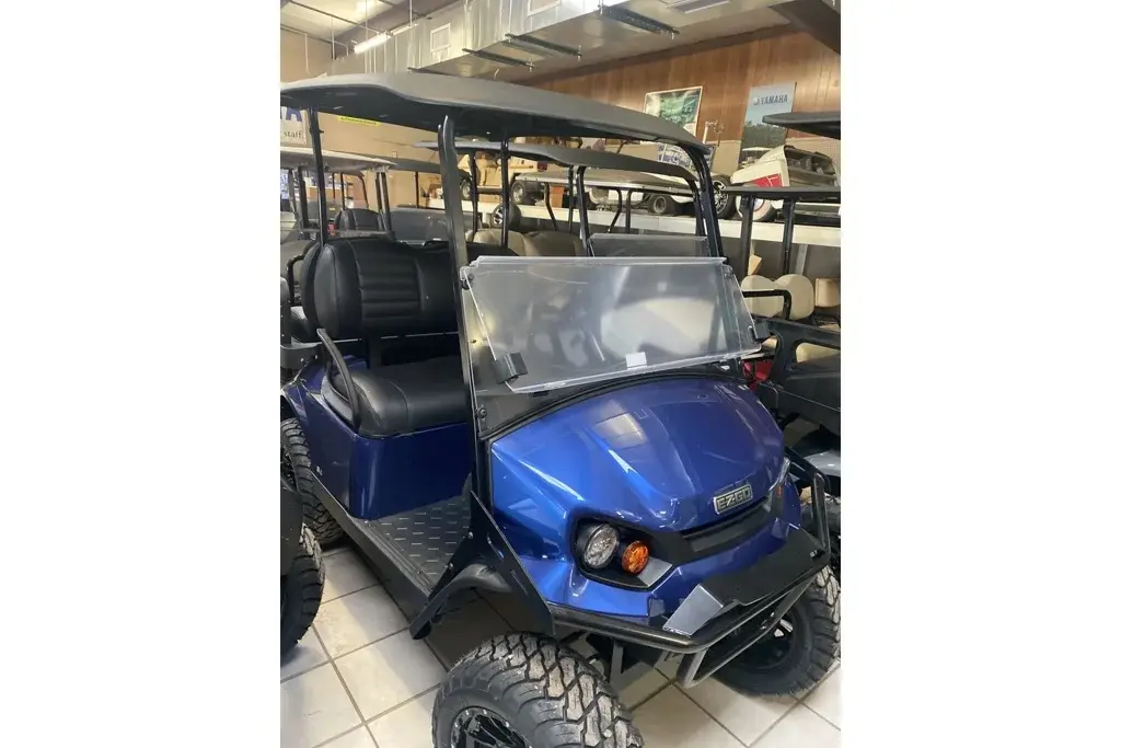 2023 E-Z-GO S4 photo 1