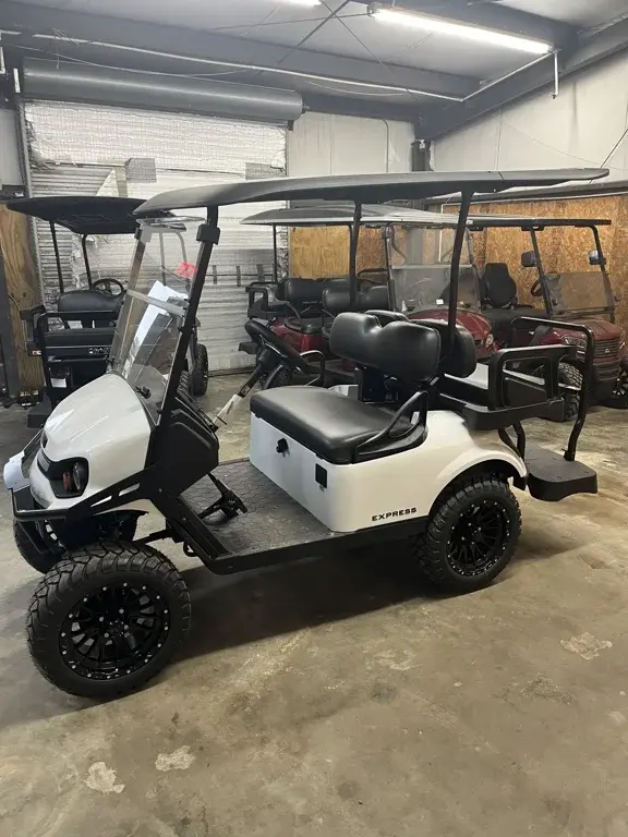 2025 E-Z-GO S4 GAS photo 1