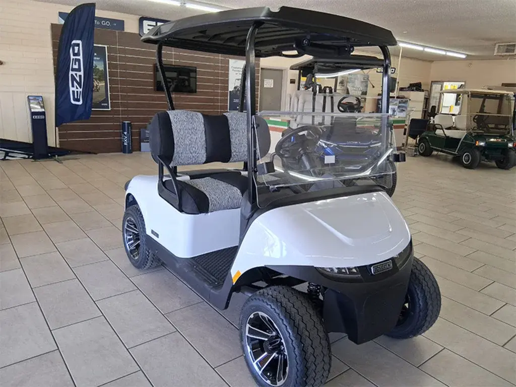 2026 E-Z-GO RXV photo 1