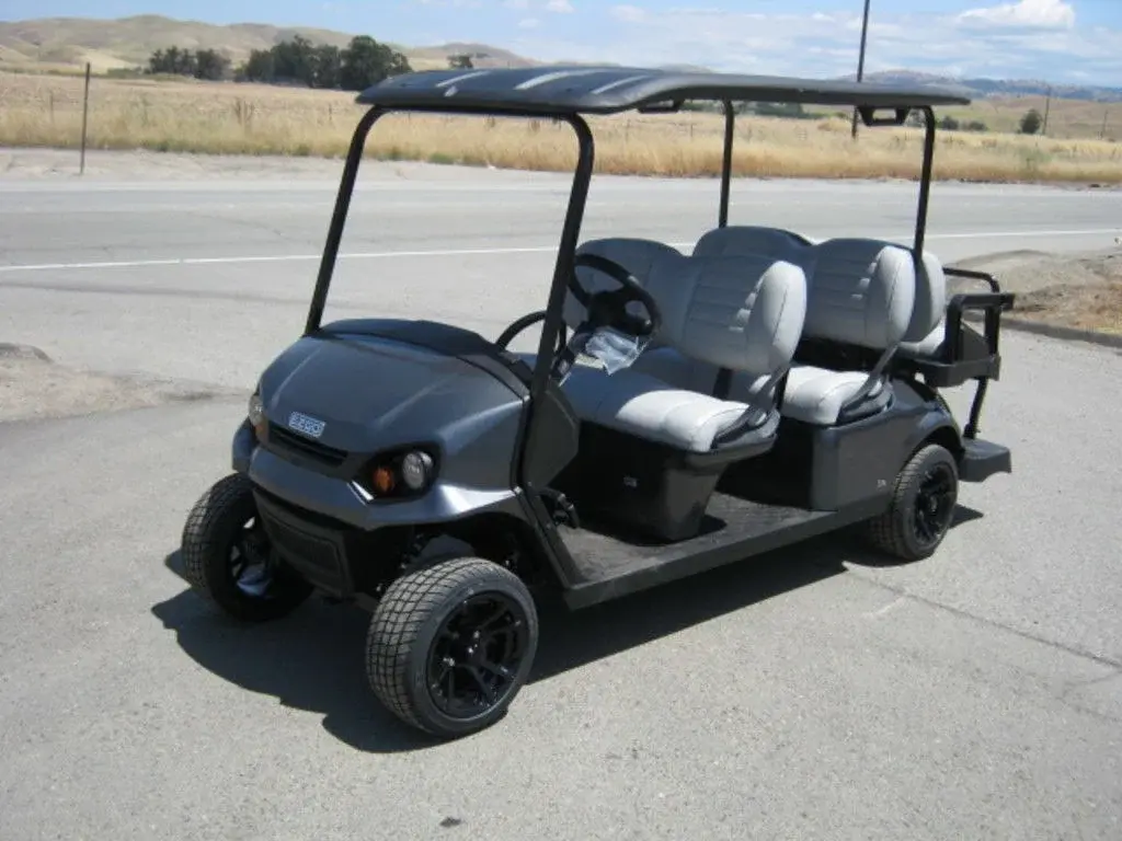 2023 E-Z-GO Express photo 1
