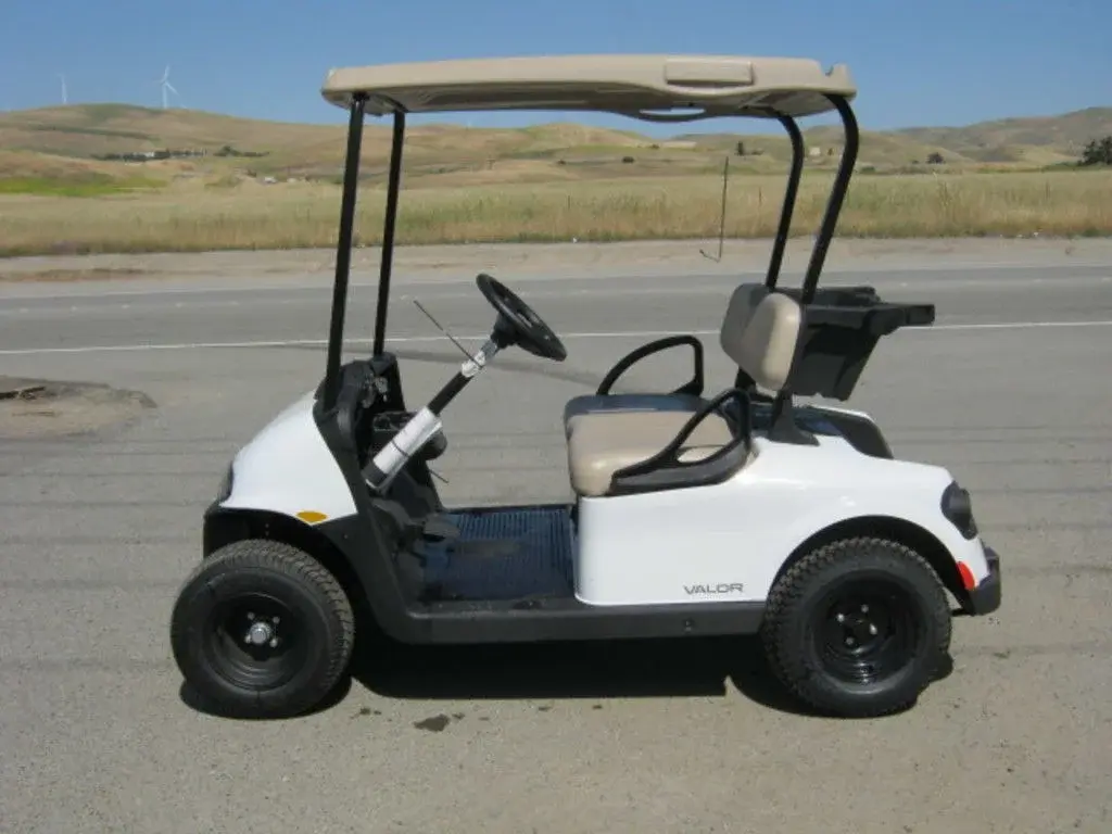 2023 E-Z-GO Valor photo 1