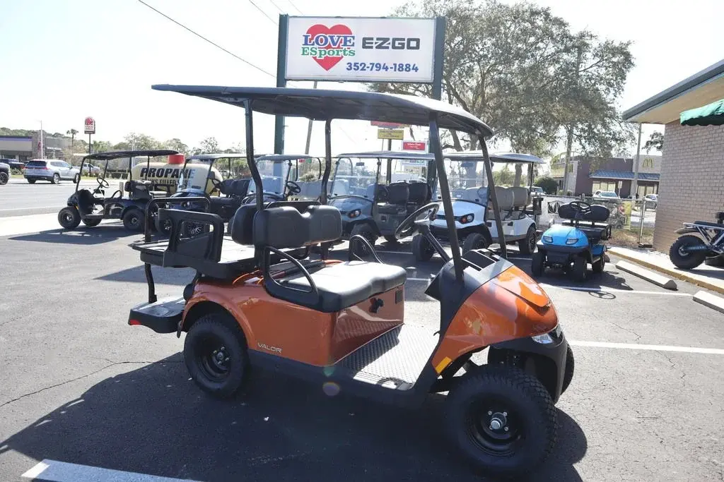 2024 E-Z-GO Valor photo 1