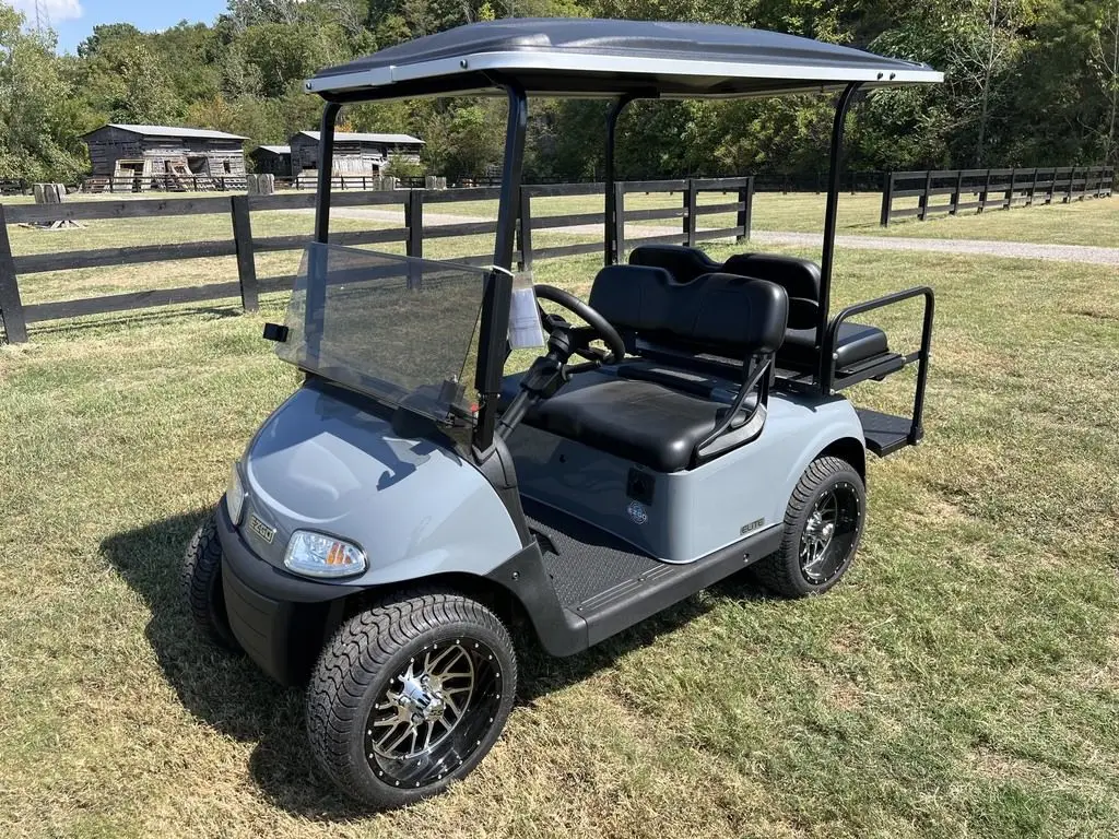 2021 E-Z-GO RXV photo 1