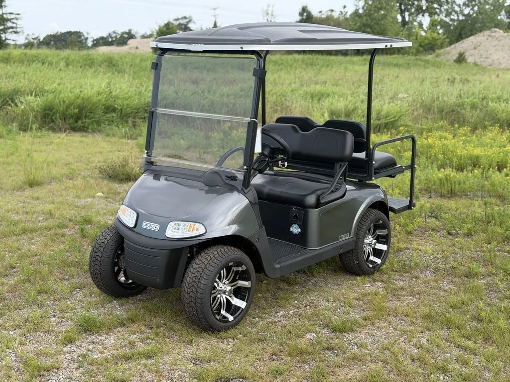 2021 E-Z-GO RXV photo 1