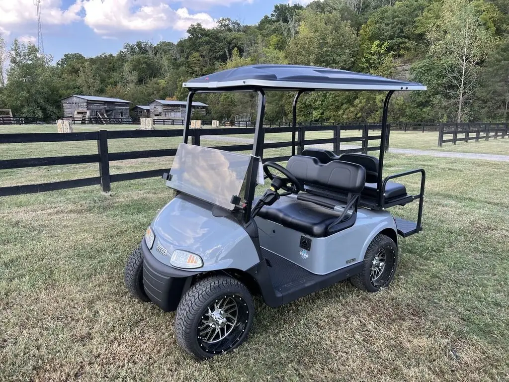 2021 E-Z-GO RXV photo 1