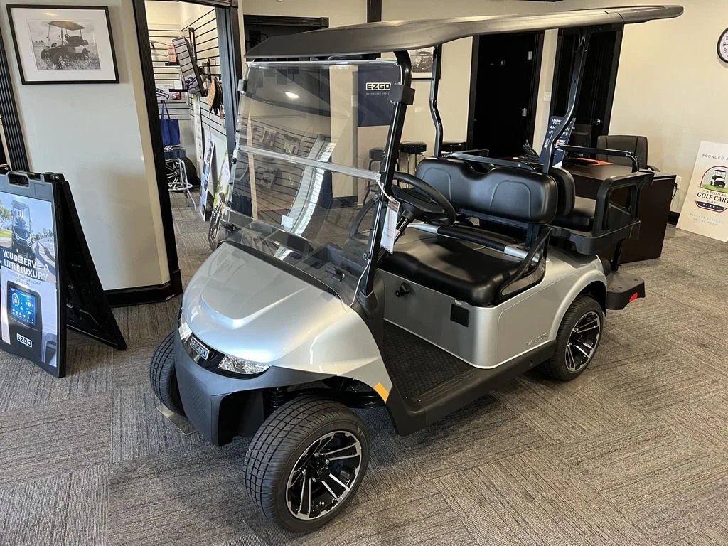 2027 E-Z-GO RXV 2 Valor S + 13.5 Gas Platinum photo 1