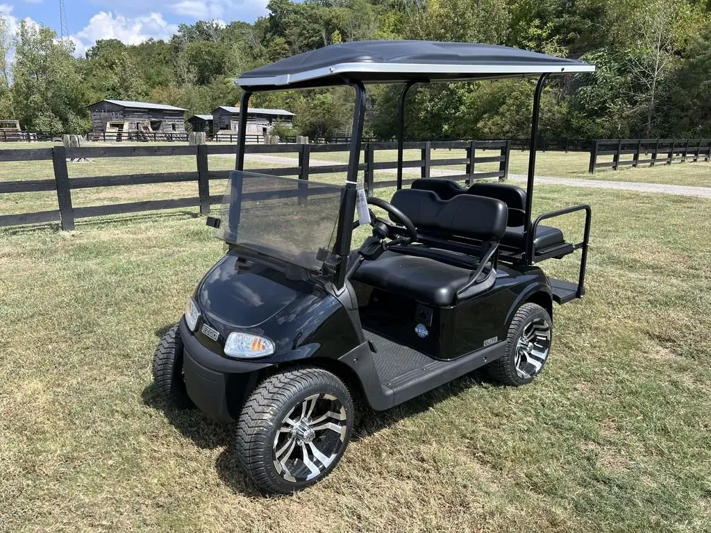2021 E-Z-GO RXV photo 1