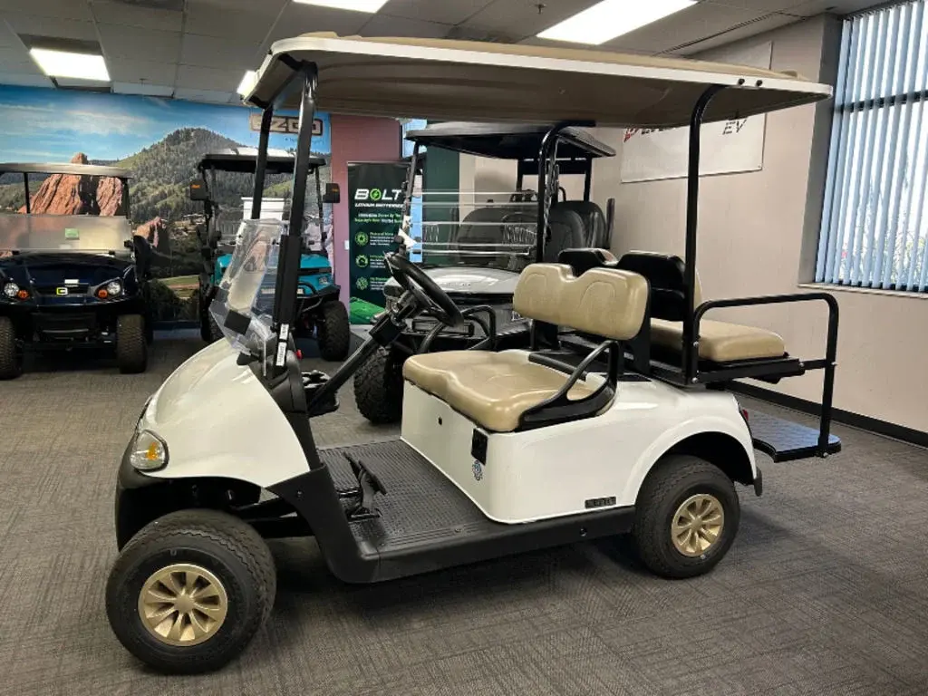 2021 E-Z-GO RXV photo 1
