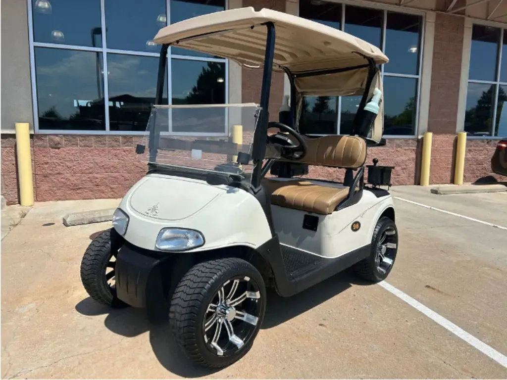 2013 E-Z-GO RXV photo 1