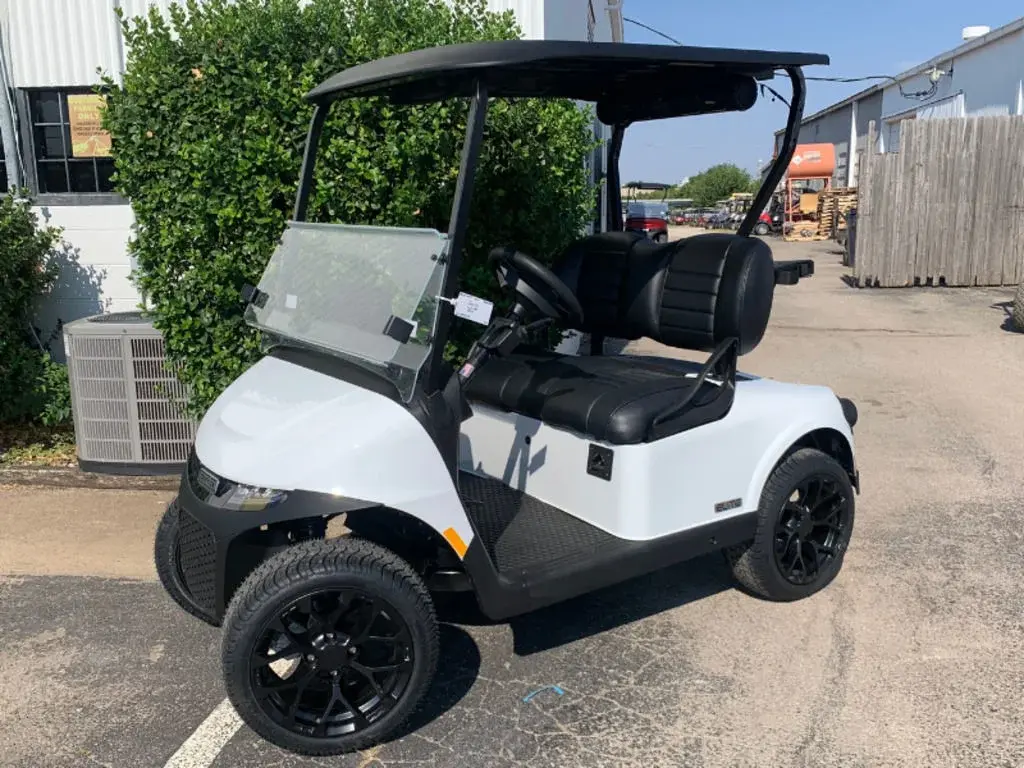 2026 E-Z-GO Freedom photo 1