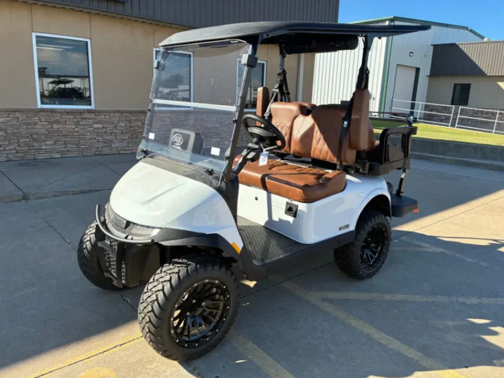 2026 E-Z-GO RXV photo 1