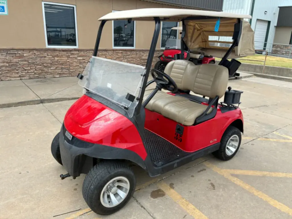 2024 E-Z-GO RXV ELiTE Lithium photo 1