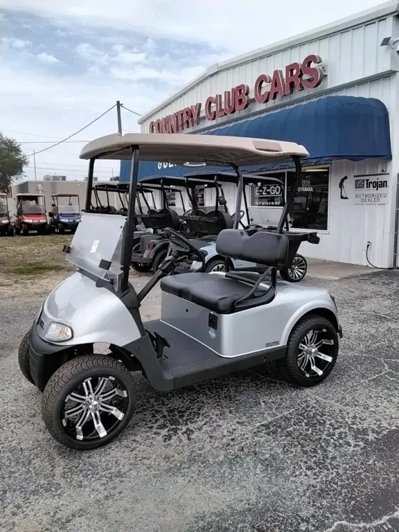 2022 E-Z-GO RXV photo 1