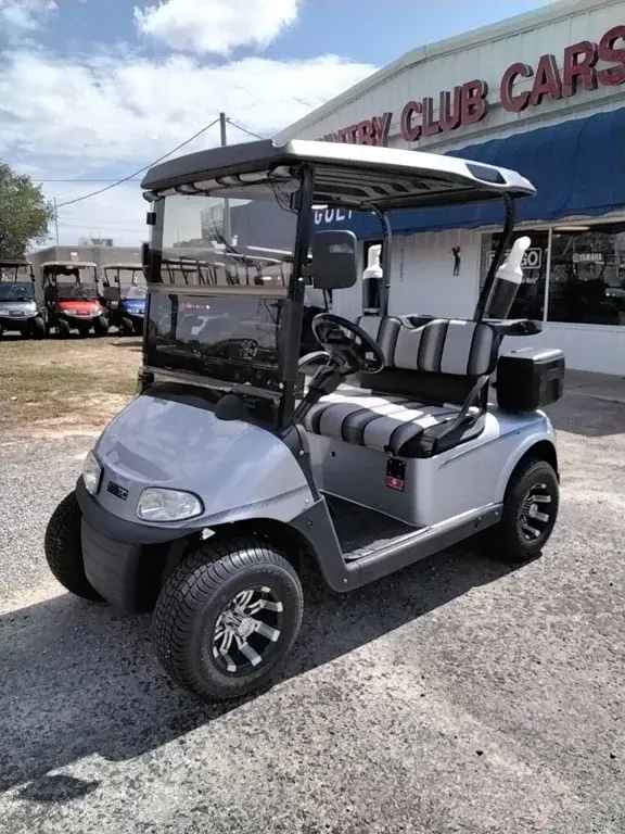 2017 E-Z-GO RXV photo 1