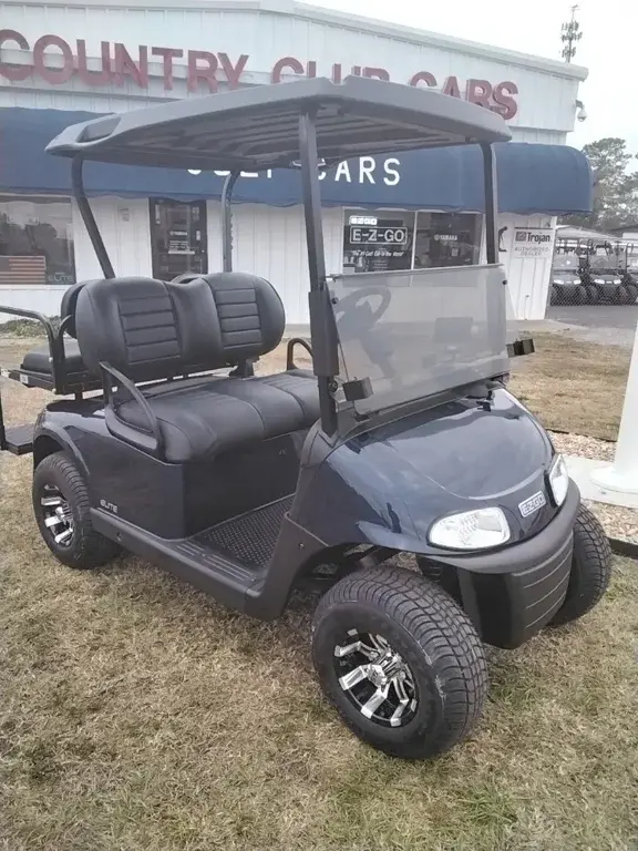 2023 E-Z-GO RXV photo 1