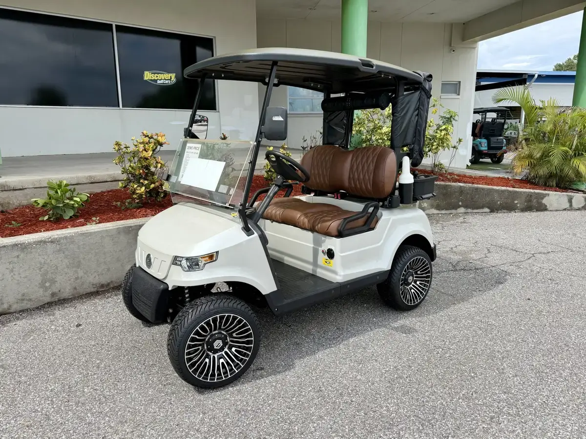2023 Epic Carts E20 Custom Golfers Cart photo 1