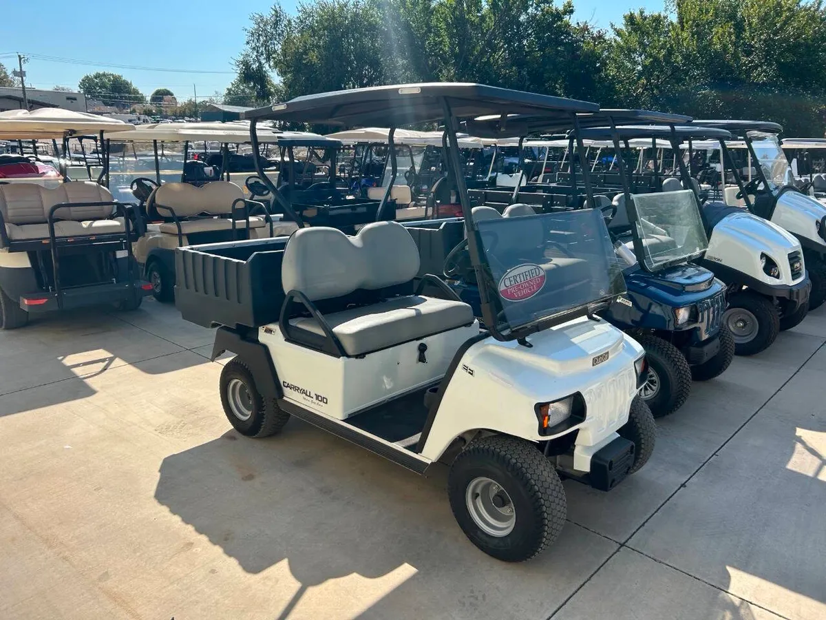 2023 Club Car Carryall photo 1