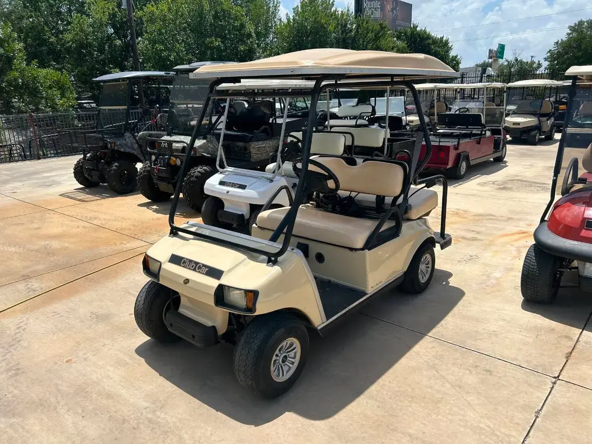 2002 Club Car 4 Passenger FLA Electric DSE photo 1