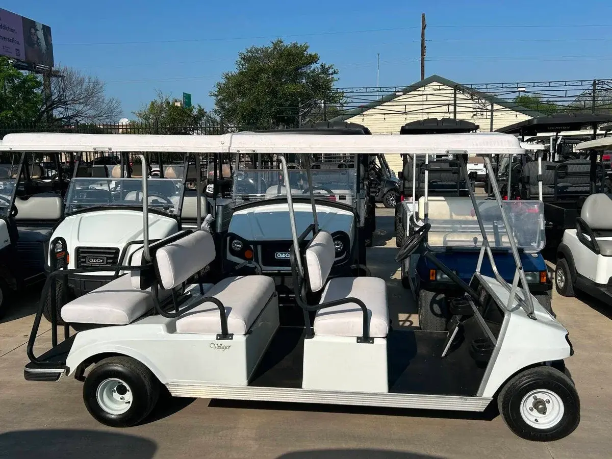 2004 Club Car Villager photo 1