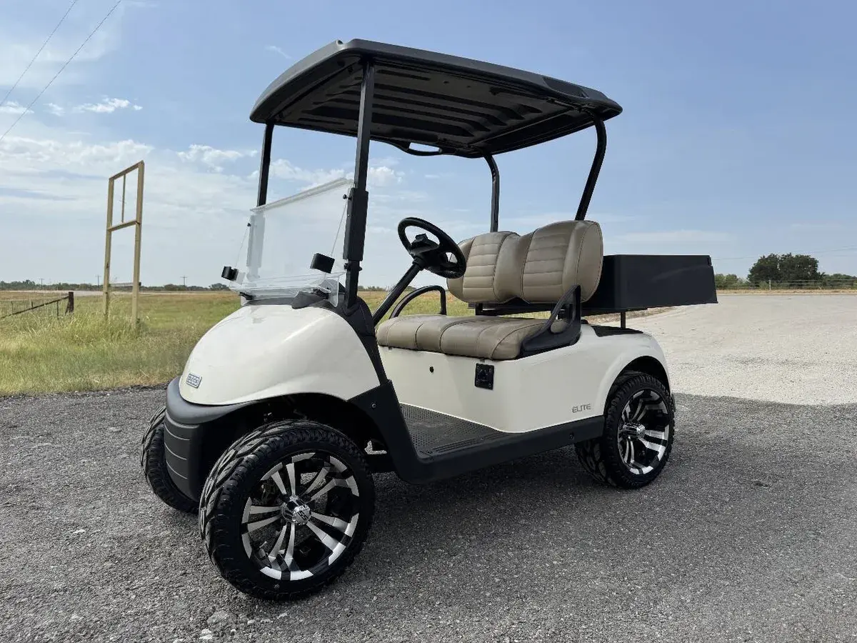 2023 E-Z-GO RXV ELiTE Lithium photo 1
