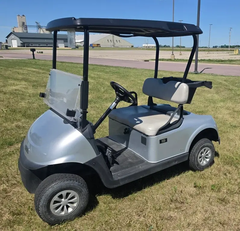 2021 E-Z-GO RXV photo 1