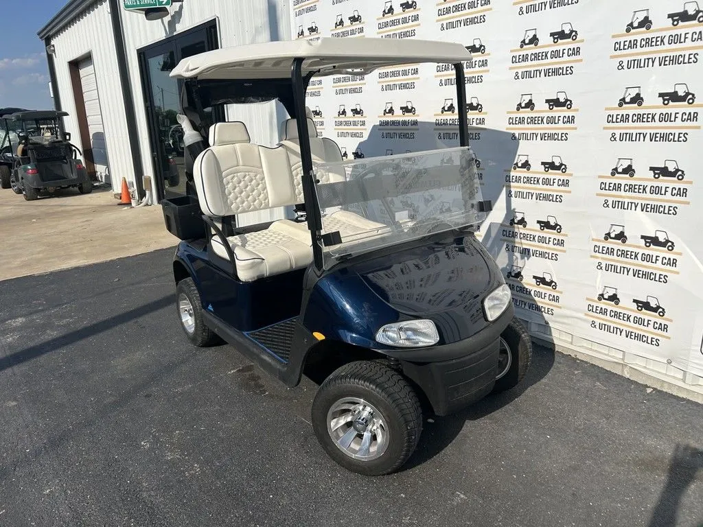 2021 E-Z-GO RXV photo 1