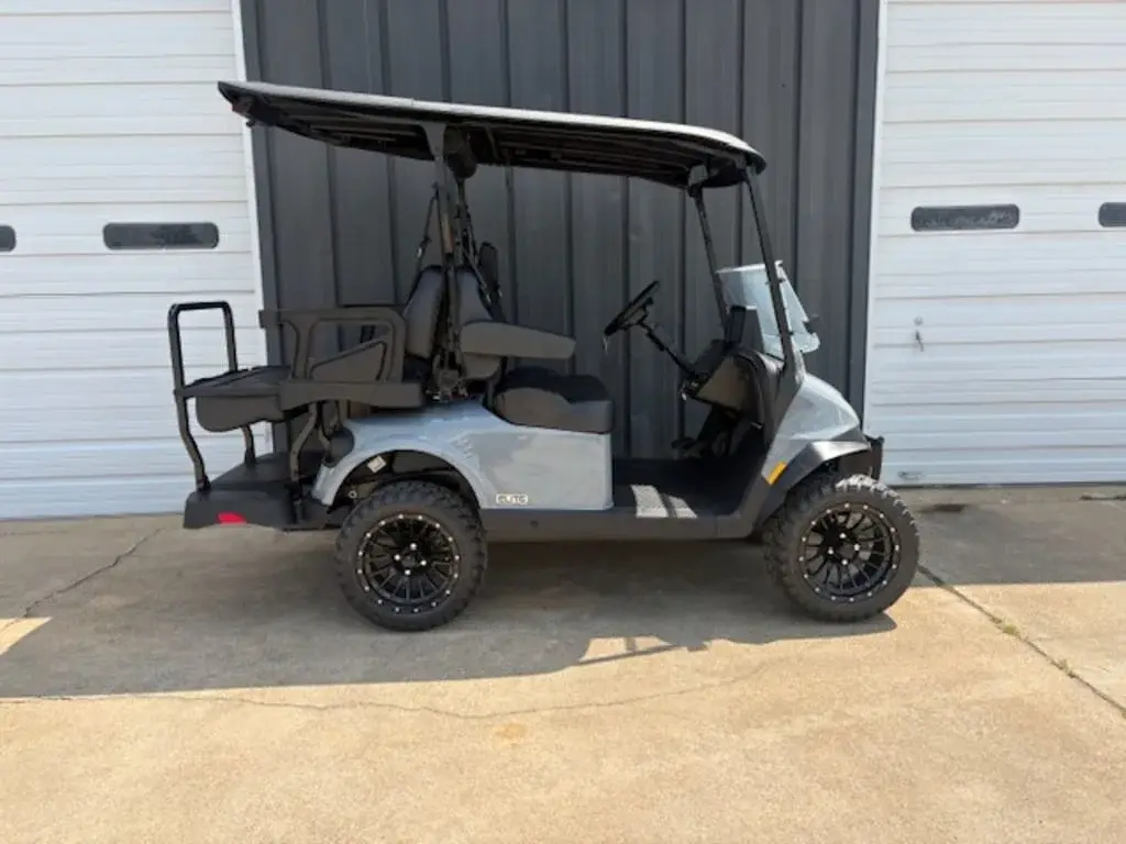 2026 E-Z-GO RXV ELiTE Lithium photo 1